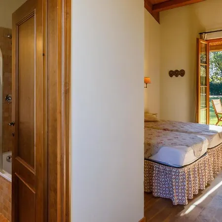 Villa La Tana Del Ghiro 18, Emma *