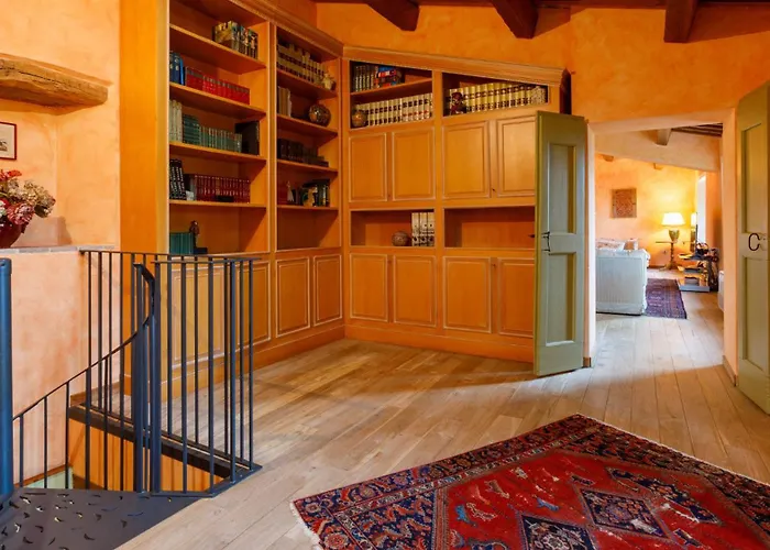 La Tana Del Ghiro 18, Emma Vila Ravenna