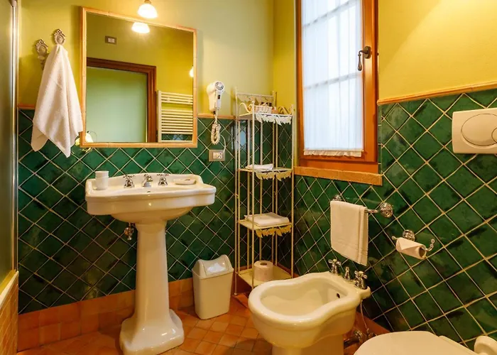 La Tana Del Ghiro 18, Emma Vila *